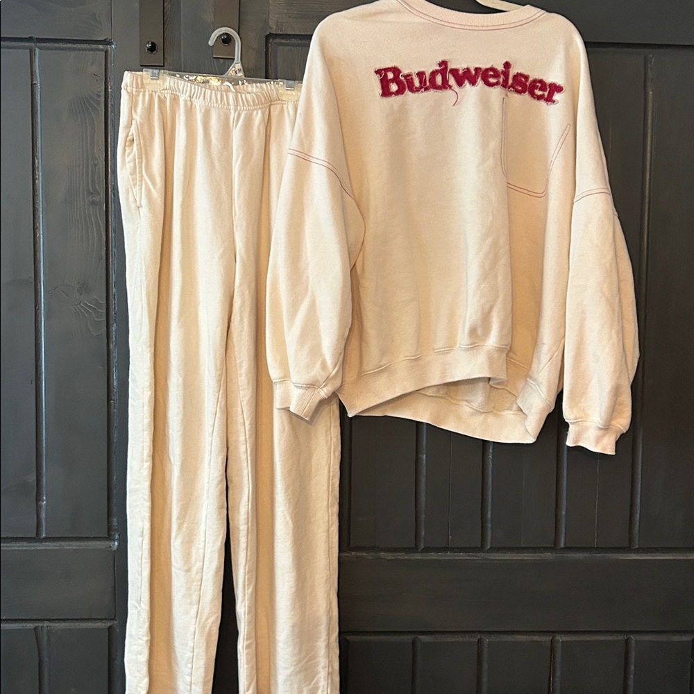 Matching Budweiser sweatpants set